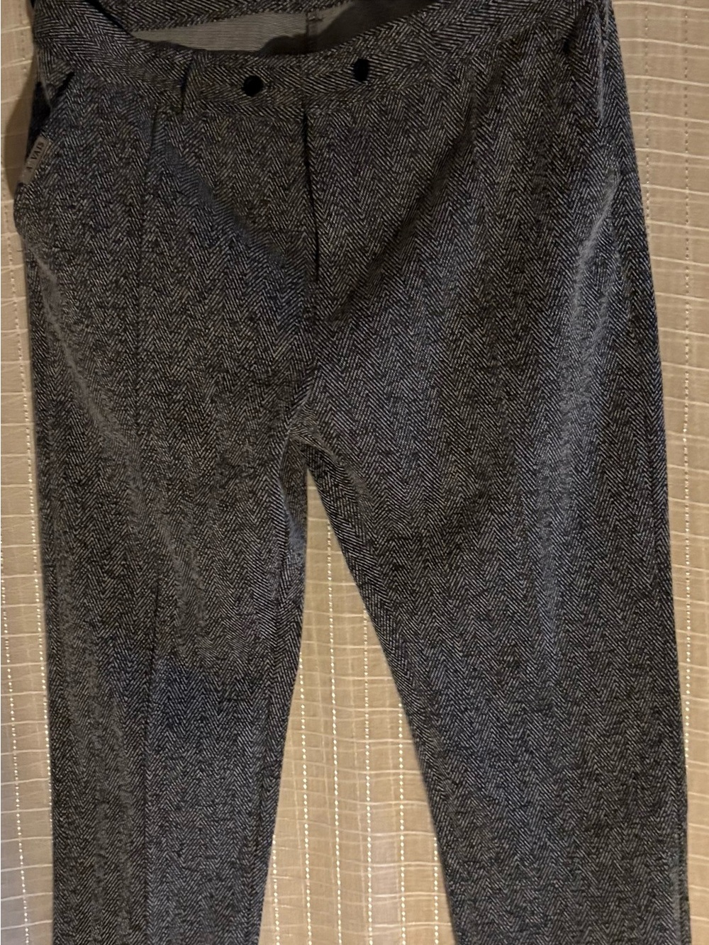 Men's Gray Herringbone Dress Pants - Classic Tailored Style